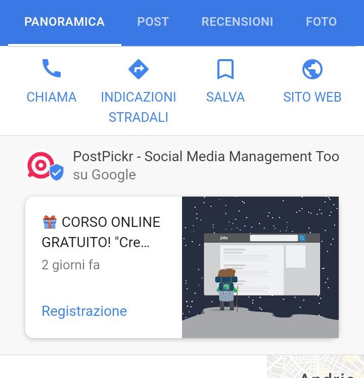 Pubblicità dello strumento di gestione dei social media su una pagina dei risultati di ricerca di Google contenente un invito alla registrazione al corso online.